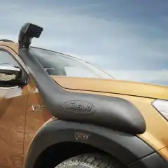 Skal du krysse over dype elver eller bekkefar trenger du snorkel for å flytte luftinntaket opp og sikre at ikke vann kommer inn i motoren - for da er det bråstopp!<br><br>Opprinnelig ble snorkel laget for det hardet klimaet i Austraila – også med tanke på å unngå støv og sand i motoren, ved å flytte inntaket opp reduserte man mengden sand som endte i luftfilteret.