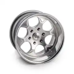 Vår helt egen Arctic Trucks felg som brukes på Toyota Hilux til og med mk6 og Land Cruiser frem til i dag. Denne felgen har vært med oss helt fra konseptstadiet på LC 120.