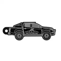 De sier; vis meg din bil så skal jeg fortelle deg hvem du er...<br>Vis hva du kjører når alle legger flatbil-nøklene sine på bordet. Med denne viser du hvem du er - og hva du kjører!<br><br>Leveres med nøkkelring.<br><br>Modell: Arctic Trucks Nissan Navara AT35