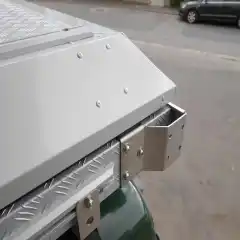 Skal du montere Alu-Cab Awning på Alu-Cab Expedition 3 er det dette settet du trenger for å få dette på plass smertefritt. Passer til høyre og venstre side av takteltet.<br><br>Brakettene er laget i rustfritt stål.