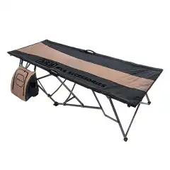 ARB STRECHER BED. En feltseng fra ARB som er utrolig enkel å sette opp og lukke sammen. Første gang vi satt opp sengen brukte vi 10 sekunder.<br><br>Stødig nok til å brukes som gjesteseng hjemme, robust nok til å sove i litt ulendt terreng hvor ikke underlaget er 100% rett. Sengen er konstruert for å kunne brukes sammen med ARB Swag - (enmannstelt fra ARB)