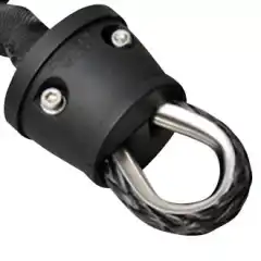 En smart liten plastklemme som skrus fast på enden av tauet slik at du ikke får tauet inn i vinsj-trommelen. Denne taustopperen sparer deg for mye jobb når du skal bruker vinsjen.