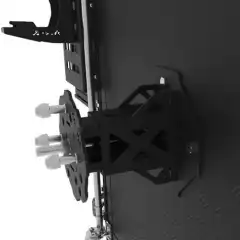 Reservehjulsfeste til Alu-Cab Canopy Camper gir deg muligheten til å feste reservehjulet på Canopy Camper døra. Boltmønsteret er universalt slik at det passer alle OEM boltmønster.<br><br>Den har justerbar lengde slik at den kan tilpasses din bils offset og gir deg muligheten til at du kan stramme hjulmutrene slik at den både henger stramt på reservehjulsfestet og mot døren, dermed fjerner du muligheten for vibrasjoner. Dette sikrer oppbevaringen av hjulet mot å falle av.<br><br>Passer fra originalhjul og opp til 35" hjul - avhengig av hva du har montert på molle-panelet på høyre side av Canopy Camper.