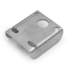 Brakett for flytting av kamera sørger for at Misutonida frontbøyle ikke står i veien for kameraet på Toyota Land Cruiser.<br><br><strong>OBS! Passer til Toyota Land Cruiser fra 2014 og nyere. </strong><br><strong>Dette er reservedel. Braketten følger med nye frontbøyler.</strong>