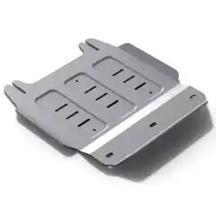 Med skliplate og understells-beskyttelse fra Rival 4×4 Accessories er du trygg på at undersiden av bilen er beskyttet mot det meste. Dette er det du trenger for å beskytte motor under bilen.<br><br>Elementene er laget av 6 mm tykke aluminiumsplater som er forsterket med utpressende vulker. I tillegg er det lufte- og drenerings hull så man får vekk uønsket skit som kan legge seg over platene etter turen uti terrenget.<br><br>Denne delen beskytter fordelingskasse.