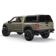 Plantoppen RSI Smart Canopy fra Australia er estetikk og robusthet i én og samme topp. Den har detaljer som glassvindu med integrert luke i sidene, bremselys, lufting i taket, lasteskinner på taket – alt laget i rustfritt stål, med sort pulverlakk.<br><br><strong>Tillatt taklast:</strong><br>Dynamisk 150 kg<br>Statisk 349 kg<br><br><strong>Ford F-150 5,5 fots lasteplan</strong><br>2017–2020<br>Sort matt