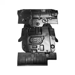 Avmonterte skliplater fra <strong>Toyota Land Cruiser 150 serie</strong>.<br>Dette er nye originale skliplater som avmonteres når nye biler bygges om hos oss.<br><br>Delenummer:<br>51405-60240 ( Plate 1)<br>51450-60060 ( Plate 2 )<br><br>Selges som sett