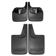 Et komplett sett originale skvettlapper (foran og bak)<br>Avmontert før ombygging fra en ny Toyota Hilux.  Passer til årsmodell 2016 og nyere