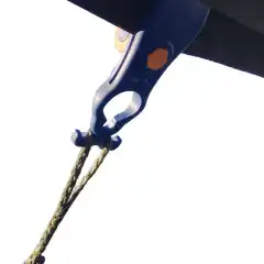 Storm kit til <a href="https://arctictrucks.no/?post_type=product&amp;s=Alu-Cab+270%C2%B0+ShadowAwning" target="_blank" rel="noopener">Alu-Cab 270° ShadowAwning</a><br><br>Sørger for ekstra forankring i sterk vind. Hindrer også regnvann i å samle seg på markisen.<br>Settet består av 3 klemmer, tau og plugger som leveres i en pose.